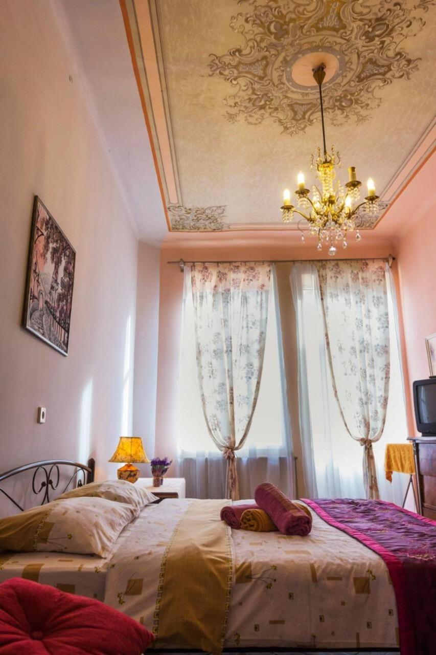 Vintage Apartment 2 Rooms With Balcony Lviv Exterior photo