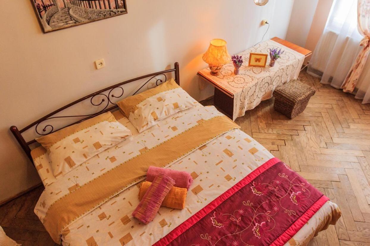 Vintage Apartment 2 Rooms With Balcony Lviv Exterior photo